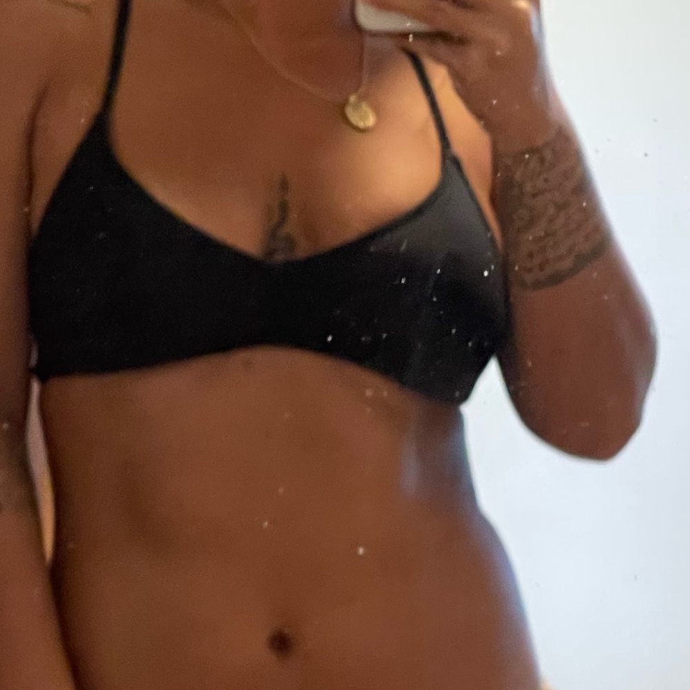 VOLCOM Black Bikini set - Picture 2 of 7